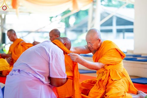 ภาพ No.101340:พิธีบรรพชาธรรมทายาท ในโครงการอุปสมบทบูชาธรรม มหาปูชนียาจารย์ พ.ศ. 2566 ณ วัดท่าสุวรรณ จ.ราชบุรี วันที่ 6 ธันวาคม พ.ศ. 2566
