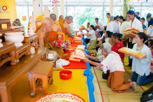 ภาพ No.167266:พิธีทอดกฐิน ณ วัดจำปาทอง อ.บ้านเขว้า จ.ชัยภูมิ ในโครงการกฐินสามัคคีทั่วไทย 30,000 วัด บูชาธรรม 80 ปี หลวงพ่อธัมมชโย โดยคณะศิษยานุศิษย์วัดพระธรรมกาย วันที่ 24 ตุลาคม พ.ศ. 2567