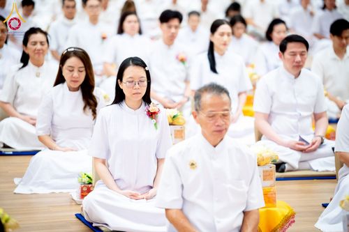 ภาพ No.239571:วันอาทิตย์ที่ 17 สิงหาคม พ.ศ. 2568 พิธีถวายคิลานเภสัช และอุปกรณ์ทางการแพทย์ แด่คณะสงฆ์ เนื่องในวันธรรมชัย ณ ห้องแก้วสารพัดนึก 2 สภาธรรมกายสากล วัดพระธรรมกาย