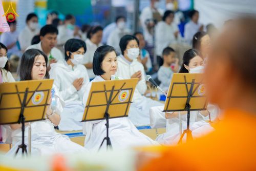 ภาพ No.201436:พิธีถวายภัตตาหารเป็นสังฆทาน แด่พระธรรมยาตรา ณ อนุสรณ์สถานบางปลา วัดบางปลา อำเภอบางเลน จังหวัดนครปฐม ในโครงการธรรมยาตรา กตัญญูบูชา มหาปูชนียาจารย์ พระมงคลเทพมุนี(สด จนฺทสโร) พระผู้ปราบมาร อนุสรณ์สถาน 7 แห่ง ปีที่ 13 วันที่ 25 มกราคม พ.ศ. 2568