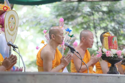 ภาพ No.174177:พิธีทอดกฐินสามัคคี ธุดงคสถานลุ่มน้ำฝาง ต.แม่คะ อ.ฝาง จ.เชียงใหม่ ในโครงการกฐินสามัคคีทั่วไทย 30,000 วัด บูชาธรรม 80 ปี หลวงพ่อธัมมชโย โดยคณะศิษยานุศิษย์วัดพระธรรมกาย วันที่ 9 พฤศจิกายน พ.ศ. 2567