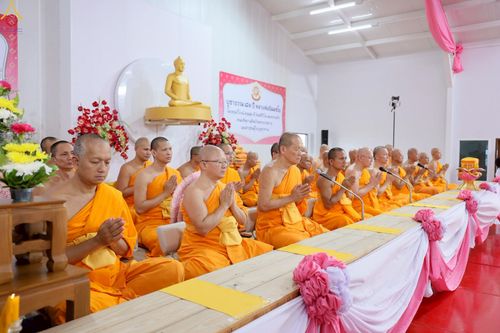 ภาพ No.272279:วันเสาร์ที่ 1 พฤศจิกายน พ.ศ. 2568 พิธีทอดกฐินสามัคคี สร้างกุฏิหมู่สามเณร ณ ศูนย์ปฏิบัติธรรมเบญจธรรม ปทุมธานี  ต.บ้านปทุม อ.สามโคก จ.ปทุมธานี