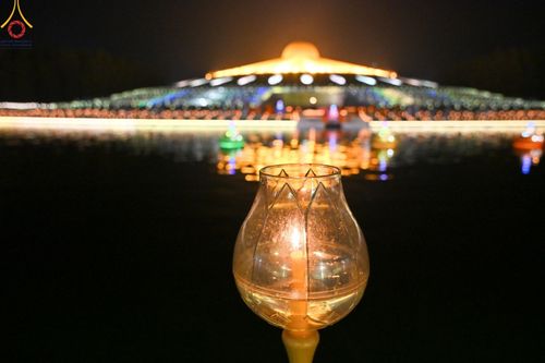 ภาพ No.170301:พิธีลอยกระทงธรรม ณ สระเศรษฐีทะเลบุญ มหาวิหารพระมงคลเทพมุนีฯ วัดพระธรรมกาย วันศุกร์ที่ 15 พฤศจิกายน พ.ศ.2567 (วันเพ็ญ 15 ค่ำ เดือน 12)