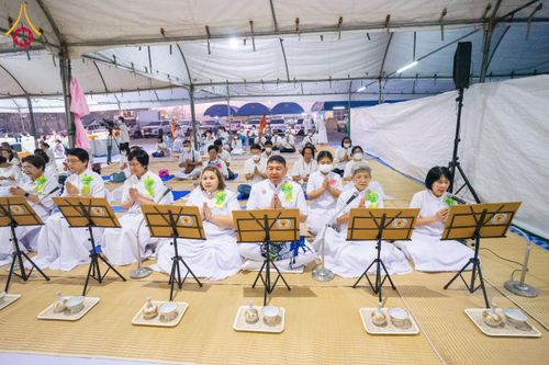 ภาพ No.201807:พิธีถวายภัตตาหารเป็นสังฆทาน แด่พระธรรมยาตรา ณ อนุสรณ์สถานบางปลา วัดบางปลา อำเภอบางเลน จังหวัดนครปฐม ในโครงการธรรมยาตรา กตัญญูบูชา มหาปูชนียาจารย์ พระมงคลเทพมุนี(สด จนฺทสโร) พระผู้ปราบมาร อนุสรณ์สถาน 7 แห่ง ปีที่ 13 วันที่ 26 มกราคม พ.ศ. 2568