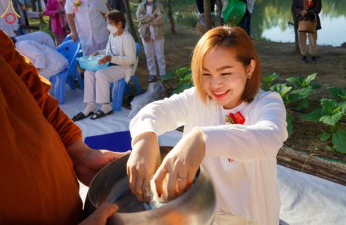 ภาพ No.105005:พิธีตักบาตรพระ ๑,๐๐๐ รูป ฉลองเมืองลำปาง ๑,๓๔๓ ปี วันเสาร์ที่ ๓๐ ธันวาคม พ.ศ. ๒๕๖๖ ณ ศูนย์ปฏิบัติธรรมลำปาง อำเภอเมือง จังหวัดลำปาง