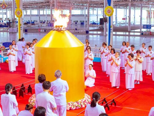 ภาพ No.240205:วันอาทิตย์ที่ 24 สิงหาคม พ.ศ. 2568 งานบุญวันอาทิตย์ พิธีจุดเทียนใจ ไฟนิรันด์ อนันตชัย ณ วัดพระธรรมกาย จ.ปทุมธานี