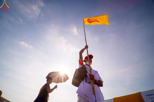 ภาพ No.221563:วันอังคารที่ 22 เมษายน พ.ศ. 2568 ภาพพิธีถวายมหาสังฆทานคณะสงฆ์ 40,000 กว่าวัดทั่วประเทศ เนื่องในวันคุ้มครองโลก ชุดที่ 2 (ปลื้มให้สมการรอคอย) ณ ลานธรรมพระมหาธรรมกายเจดีย์ วัดพระธรรมกาย