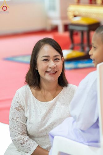 ภาพ No.59124:พิธีปลงผมและแห่นาคธรรมทายาท ในโครงการบรรพชาสามเณร ภาคฤดูร้อน เฉลิมพระเกียรติพระบาทสมเด็จพระเจ้าอยู่หัว เนื่องในโอกาส  พระราชพิธีมหามงคลเฉลิมพระชนมพรรษา 6 รอบ  ปลงผมนาคในวันที่ 21 เมษายน พ.ศ 2567 ณ วัดกลางธนรินทร์ (ธรรมอุทยานบ้านแป้ง)