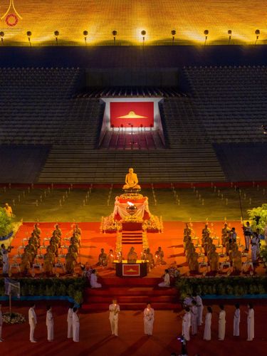 ภาพ No.160586:พิธีจุดประทีป 20,000 ดวง บูชาพระมหาธรรมกายเจดีย์ และบูชาพระมงคลเทพมุนี (สด จนฺทสโร) พระผู้ปราบมาร ณ ลานธรรม พระมหาธรรมกายเจดีย์ วัดพระธรรมกาย จ.ปทุมธานี วันที่ 10 ตุลาคม พ.ศ. 2567