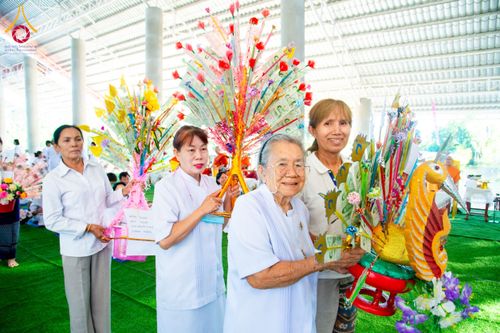 ภาพ No.179348:พิธีทอดกฐิน ณ ธุดงคสถานลำพูน อำเภอบ้านโฮ่ง จังหวัดลำพูน ในโครงการกฐินสามัคคีทั่วไทย 30,000 วัด บูชาธรรม 80 ปี หลวงพ่อธัมมชโย โดยคณะศิษยานุศิษย์วัดพระธรรมกาย วันที่ 15 พฤศจิกายน พ.ศ. 2567