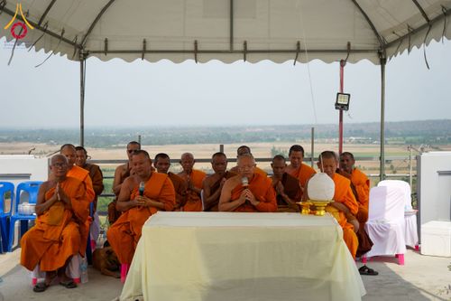 ภาพ No.131450:พิธีอัญเชิญพระบรมสารีริกธาตุ และองค์พระพุทธรัตนกายสิทธิ์ ติดตั้งองค์พระเจดีย์จตุรทิศ ถวายองค์พระเจดีย์ ลานธรรมและกำแพงแก้ว ถวายเป็นพุทธบูชา น้อมถวายบูชาธรรมหลวงพ่ออายุวัฒนมงคล ๘๐ พรรษา วันเสาร์ที่ ๑๖ มีนาคม พ.ศ. ๒๕๖๗ ณ วัดเขาพญาปราบ ต.ตะขบ อ.ปักธงชัย จ.น