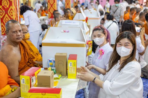 ภาพ No.116440:พิธีถวายสังฆทาน 106 วัด ณ วัดตะเคียน อ.บางกรวย จ.นนทบุรี วันเสาร์ที่ 20 มกราคม พ.ศ. 2567