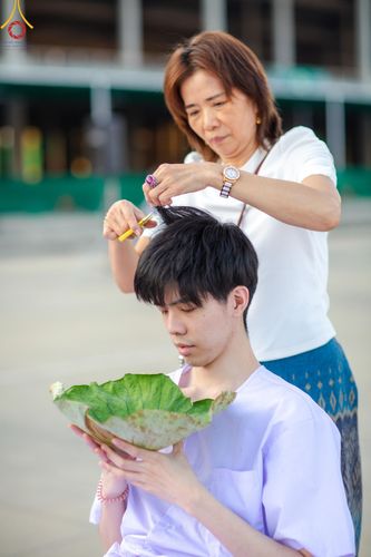 ภาพ No.179999:พิธีปลงผมนาคธรรมทายาท ในโครงการอุปสมบทหมู่ บูชาธรรมมหาปูชนียาจารย์ (ศูนย์อบรมวัดพระธรรมกาย) วันที่ 1 ธันวาคม พ.ศ. 2567 ณ ลานธรรมหารัตนวิหารคด วัดพระธรรมกาย จ.ปทุมธานี