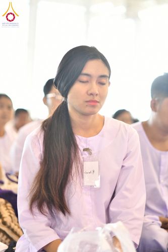 ภาพ No.256773:วันที่ 5 ตุลาคม พ.ศ. 2568 พิธีตักบาตร ข้าวสารอาหารแห้ง ณ บ้านแก้วเรือนทองคุณยายฯ สภาธรรมกายสากล วัดพระธรรมกาย