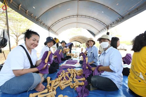 ภาพ No.127454:V.31 ทุ่มเทเพื่อบางกล่ำ การเตรียมงานของเจ้าหน้าที่หน่วยงานต่างๆ  เพื่องานธรรมยาตราอัญเชิญพระบรมสารีริกธาตุ ประดิษฐาน ณ มหารัตนเจดีย์สิริปทุมสวรรค์ (เจดีย์อริยพุทธะ 5 พระองค์) ณ ศูนย์ปฏิบัติธรรมภาคใต้ อ.บางกล่ำ จ.สงขลา ระหว่างวันที่ 9-10 มีนาคม พ.ศ. 2567