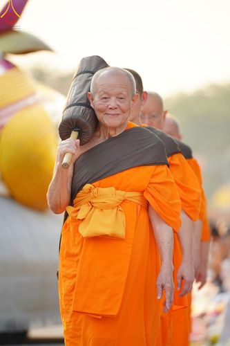 ภาพ No.202014:พิธีต้อนรับพระธรรมยาตรา ณ อนุสรณ์สถานลำดับที่ 7 สถานที่ขยายวิชชาธรรมกาย วัดพระธรรมกาย ต.คลองสาม อ.คลองหลวง จ.ปทุมธานี ในโครงการธรรมยาตรา กตัญญูบูชา มหาปูชนียาจารย์ พระมงคลเทพมุนี(สด จนฺทสโร) พระผู้ปราบมาร อนุสรณ์สถาน 7 แห่ง ปีที่ 13 วันที่ 26 มกราคม 2568