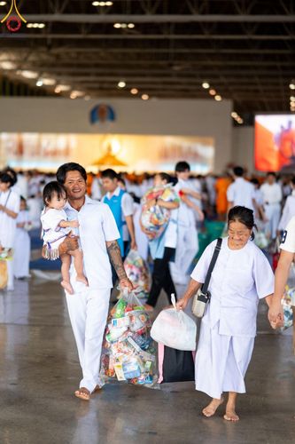 ภาพ No.150585:V.44 เพื่อพ่อ ภาพเตรียมงาน ปฎิบัติงาน ของเจ้าหน้าที่ อาสาสมัคร ทุกสถานะ เพื่อความสำเร็จ ในงานวันธรรมชัย วันอังคารที่ 27 สิงหาคม พ.ศ. 2567