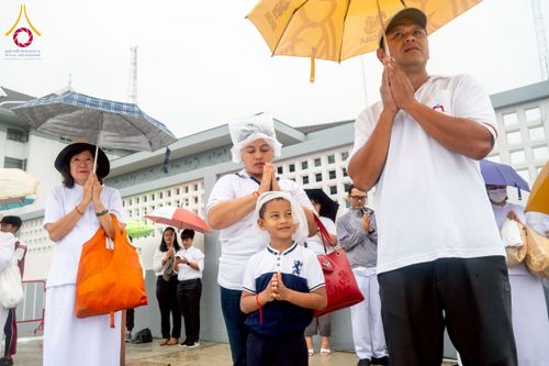 ภาพ No.226082:วันอาทิตย์ที่ 25 พฤษภาคม พ.ศ. 2568 พิธีตักบาตรพระ 1,000 รูปเมืองตรัง ครบรอบ 110 ปี เมืองทับเที่ยง ถวายเป็นพุทธบูชา ถวายเป็นพระราชกุศลแด่รัชกาลที่ 10 และอุทิศส่วนกุศลแด่อดีตเจ้าเมืองตรัง และบรรพบุรุษ ณ บริเวณหน้าศาลากลางจังหวัดตรัง ถนนพระราม 6