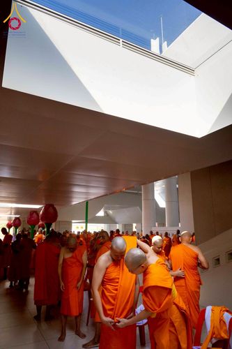 ภาพ No.277731:วันเสาร์ที่ 6 ธันวาคม พ.ศ. 2568 พิธีบรรพชาอุปสมบทและพิธีถวายบาตร โครงการอุปสมบทบูชาธรรมมหาปูชนียาจารย์ ประจำปี พ.ศ.2568 โครงการบวชพระนานาชาติ AEC และ WAB รุ่น CEO (นักบริหาร) รุ่นที่ 5 ณ มหาธรรมกายเจดีย์ วัดพระธรรมกาย