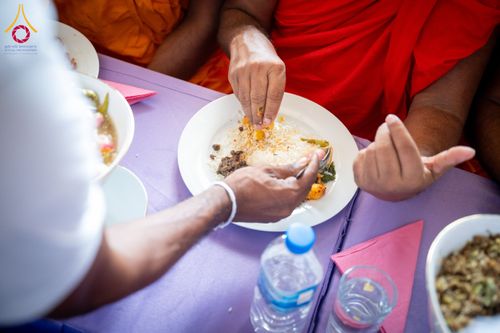 ภาพ No.175788:พิธีทอดผ้าป่าสมทบกฐิน ณ วัดอนุรุทธะอารนา เมืองมาตะเล ศรีลังกา โดยมูลนิธิธรรมกาย ในนามหลวงพ่อธัมมชโย วันที่ 7 พฤศจิกายน พ.ศ. 2567