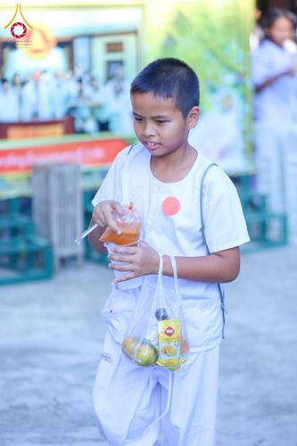 ภาพ No.180156:กิจกรรมวันรวมพลังเด็กดี V-Star ผู้นำฟื้นฟูศีลธรรมโลก ประจำปีพุทธศักราช 2567 จังหวัดสุโขทัย เพื่อรวมพลังสร้างความดี นั่งสมาธิภาวนาถวายเป็นพุทธบูชา และเพื่อส่งเสริมการเรียนรู้พระพุทธศาสนา วันที่ 3 ธันวาคม พ.ศ. 2567