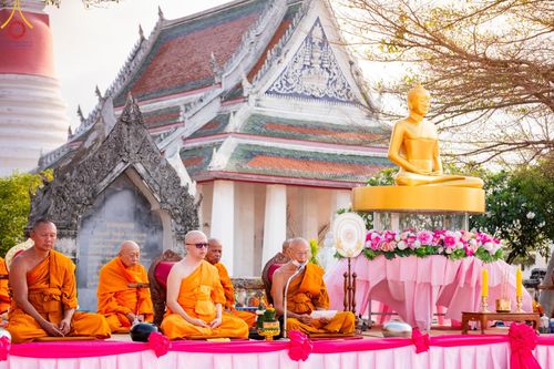 ภาพ No.58121:พิธีตักบาตรพระภิกษุและสามเณร 180 รูป ณ ลานองค์พระสมุทรเจดีย์ จ.สมุทรปราการ วันเสาร์ที่ 27 เมษายน พ.ศ. 2567