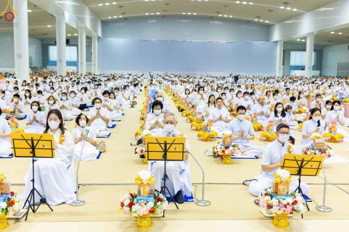 ภาพ No.85773:พิธีถวายคิลานเภสัชและอุปกรณ์การแพทย์ บูชาธรรมเนื่องในวันธรรมชัย วันที่ 19 สิงหาคม พ.ศ. 2566 ณ ห้องแก้วสารพัดนึก วัดพระธรรมกาย