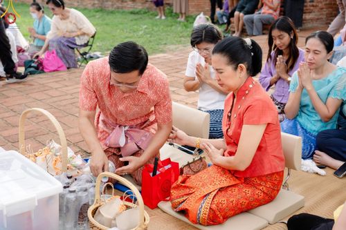 ภาพ No.138529:พิธีตักบาตร วัดราชบูรณะ จ.พระนครศรีอยุธยา วันที่ 25 พฤษภาคม พ.ศ.2567