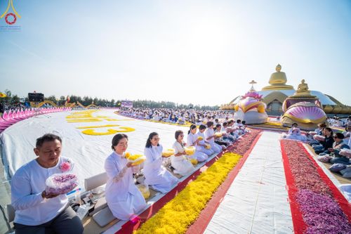 ภาพ No.198139:พิธีต้อนรับพระธรรมยาตรา ณ อนุสรณ์สถานลำดับที่ 5 สถานที่เผยแผ่วิชชาธรรมกายครั้งแรก อนุสรณ์สถานบางปลา วัดบางปลา อำเภอบางเลน จังหวัดนครปฐม ในโครงการธรรมยาตรา กตัญญูบูชา มหาปูชนียาจารย์ พระมงคลเทพมุนี(สด จนฺทสโร) พระผู้ปราบมาร ปีที่ 13 วัน 19 มกราคม พ.ศ.2568