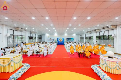 ภาพ No.221378:วันอาทิตย์ที่ 27 เมษายน พ.ศ. 2568 พิธีเจริญพระพุทธมนต์สมโภชดวงแก้วธรรมชัย เนื่องในโอกาสบูชาธรรม 81 ปีหลวงพ่อธัมมชโย อัญเชิญประดิษฐานเนื่องในโอกาสสถาปนาวัดพระธรรมกายไอซ์แลนด์ ณ อาคารปลูกศรัทธา 1 วัดพระธรรมกาย อำเภอคลองหลวง จังหวัดปทุมธานี