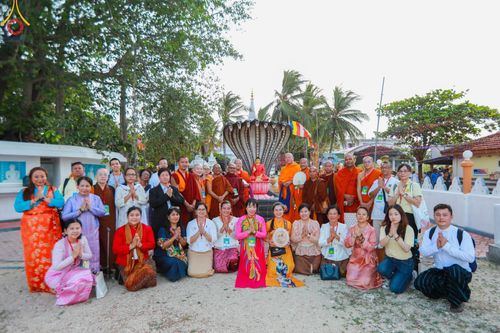 ภาพ No.142523:พิธีถวายมหาสังฆทานพระนานาชาติ 100 รูป ณ วัดนาคทีปะ ราชมหาวิหาร  เกาะนาคทีปะ คาบสมุทร จัฟฟ์น่า จังหวัดเหนือ ประเทศศรีลังกา  วันเสาร์ที่ 22 มิถุนายน พ.ศ. 2567