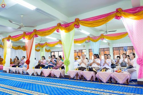 ภาพ No.259260:วันที่ 19 ตุลาคม พ.ศ. 2568 พิธีทอดกฐินสามัคคีทั่วไทย 30,000 วัด โดยคณะศิษยานุศิษย์ บูชาธรรม 81 ปี หลวงพ่อธัมมชโย ณ วัดบ้านพร้าวนอก ต.เชียงรากใหญ่ อ.สามโคก จ.ปทุมธานี