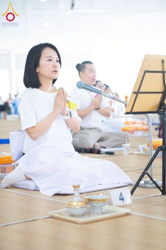 ภาพ No.268309:วันที่ 8 พฤศจิกายน พ.ศ. 2568 พิธีถวายภัตตาหารเมนูสวรรค์ เพื่อการบรรลุธรรม ณ หอฉันคุณยายอาจารย์ฯ วัดพระธรรมกาย