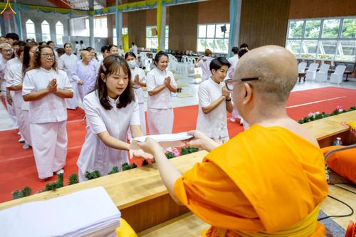 ภาพ No.249076:วันที่ 26-28 กันยายน พ.ศ. 2568 โครงการอบรม อุบาสกแก้ว อุบาสิกาแก้ว รุ่นที่ 3  ณ ศูนย์ปฏิบัติธรรมสมุทรปราการ ได้รับความเมตตาจากคณะสงฆ์ในพื้นที่  รวมถึงผู้บริหารสถานศึกษา ที่นำนักเรียนระดับมัธยมปลาย  มารับฟังข้อมูลเพื่อที่จะเป็นกำลังสำคัญ ในการเข้าร่วมขบวน