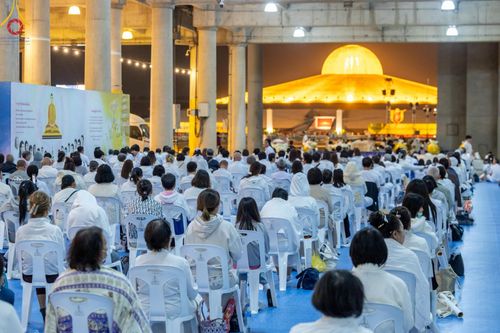 ภาพ No.187624:พิธีฉลองชัยสวดมนต์บทธัมมจักกัปปวัตนสูตร 7,000,000,000 จบ และพิธีสวดมนต์ข้ามปี วันที่ 31 ธันวาคม พ.ศ. 2567 ถึงวันที่ 1 มกราคม พ.ศ. 2568 ณ มหารัตนวิหารคด วัดพระธรรมกาย จ.ปทุมธานี