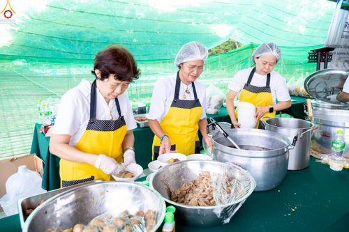 ภาพ No.245173:วันเสาร์ที่ 13 กันยายน พ.ศ. 2568 พิธีถวายสังฆทานแด่คณะสงฆ์ 323 วัด ปีที่ 21 ครั้งที่ 181 พิธีมอบกองทุนหนุนแรงใจช่วยครูใต้ ปีที่ 18 ครั้งทึ่ 144 และพิธีทำบุญอุทิศส่วนกุศลให้ผู้วายชนม์ ณ ศูนย์ปฏิบัติธรรมภาคใต้ จ.สงขลา