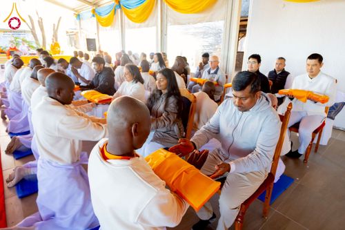 ภาพ No.231651:โครงการบรรพชาอุปสมบทหมู่ครั้งที่ 2 ณ วัดพระธรรมกายโจฮันเนสเบิร์ก ประเทศแอฟริกาใต้ วันอาทิตย์ 29 มิถุนายน พ.ศ. 2568