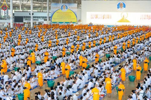 พิธีตักบาตร ในวันอาทิตย์ต้นเดือนที่ 3 มีนาคม พ.ศ. 2567 ณ บ้านแก้วเรือนทองคุณยายฯ วัดพระธรรมกาย