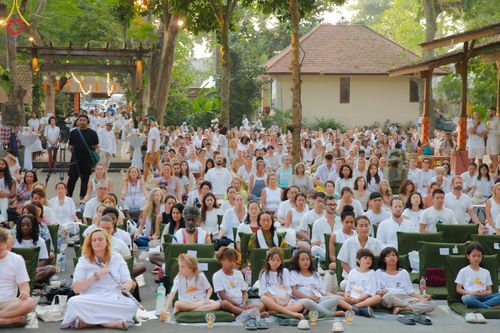 ภาพ No.156385:วัดพุทธบาหลีและวัดพระธรรมกาย จัดปฏิบัติธรรมนานาชาติ 1,151 คนจาก 78 ประเทศ ใน "วันสันติภาพสากล" ณ บาหลี อินโดนีเซีย วันเสาร์ที่ 21 กันยายน พ.ศ. 2567 เวลา 16.00-21.00 น. ณ พิพิธภัณฑ์ ARMA เมืองอูบุด จังหวัดบาหลี ประเทศอินโดนีเซีย