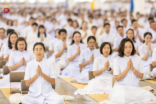 ภาพ No.258131:วันอาทิตย์ที่ 5 ตุลาคม พ.ศ. 2568 พิธีบูชาข้าวพระ ณ สภาธรรมกายสากล วัดพระธรรมกาย