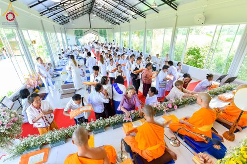 ภาพ No.174904:พิธีทอดกฐิน ศูนย์ปฏิบัติธรรมท่าม่วง ต.ทุ่งทอง อ.ท่าม่วง จ.กาญจนบุรี ในโครงการกฐินสามัคคีทั่วไทย 30,000 วัด บูชาธรรม 80 ปี หลวงพ่อธัมมชโย โดยคณะศิษยานุศิษย์วัดพระธรรมกาย วันที่ 9 พฤศจิกายน พ.ศ. 2567