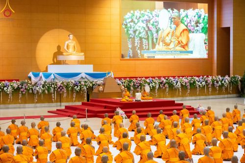 ภาพ No.101666:พิธีขอบรรพชา, พิธีขอสรณคมน์และศีล, พิธีถวายบาตร ในโครงการอุปสมบทหมู่ รุ่นบูชาธรรมมหาปูชนียาจารย์ ณ วัดพระธรรมกาย วันที่ 9 ธันวาคม พ.ศ. 2566