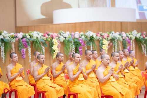 ภาพ No.146028:พิธีเจริญพระพุทธมนต์ ปฏิบัติธรรมเจริญสมาธิภาวนา เพื่อถวายเป็นพระราชกุศล แด่พระบาทสมเด็จพระเจ้าอยู่หัว เนื่องในโอกาสพระราชพิธีมหามงคล เฉลิมพระชนมพรรษา 6 รอบ 28 กรกฎาคม 2567 วันอาทิตย์ที่ 28 กรกฎาคม พ.ศ. 2567  ณ ห้องแก้วสารพัดนึก 2 สภาธรรมกายสากล