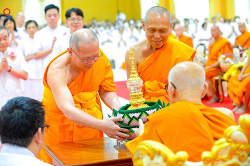 ภาพ No.89760:พิธีวางแผ่นจารึกชื่อ เพื่อนำไปประดิษฐานไว้ในฐานองค์พระประธาน เนื่องในโอกาสครบรอบ 10 ปี ศูนย์ปฏิบัติธรรมนครราชสีมา วันอาทิตย์ที่ 24 กันยายน พ.ศ. 2566