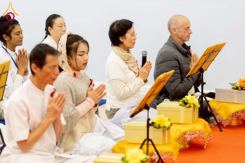 ภาพ No.233287:วันอาทิตย์ที่ 6 กรกฎาคม พ.ศ. 2568 พิธีถวายมหาสังฆทานแด่คณะสงฆ์ทั่วโลกและพิธีตักบาตรเนื่องในวันเข้าพรรษา  ณ วัดพุทธเคปทาวน์ ประเทศแอฟริกาใต้