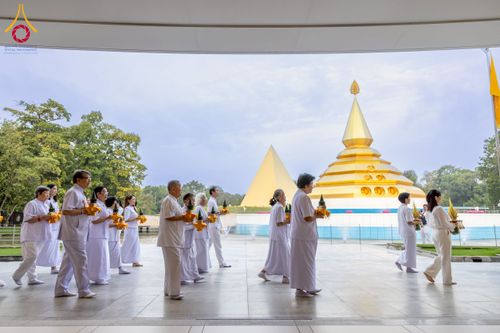 ภาพ No.244538:วันเสาร์ที่ 6 กันยายน พ.ศ. 2568 พิธีเวียนประทักษิณ และวันทาสีมาของนาคธรรมทายาท โครงการอุปสมบทหมู่บูชาธรรมครบรอบ 108 ปี วันครูผู้ค้นพบวิชชาธรรมกาย ณ โบสถ์พระไตรปิฎก วัดพระธรรมกาย