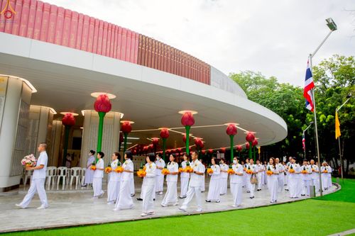 ภาพ No.227365:วันเสาร์ที่ 31 พฤษภาคม พ.ศ. 2568 พิธีเวียนประทักษิณรอบพระอุโบสถ ในพิธีอุปสมบท สามเณรเตรียม DCI รุ่นที่ 22 ณ อุโบสถพระไตรปิฎก วัดพระธรรมกาย