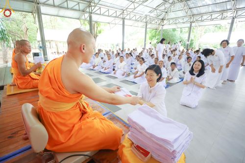 ภาพ No.158277:โครงการอบรมอุบาสก อุบาสิกาแก้ว  ตัวแทนทอดกฐิน 30,000 วัด ทั่วไทย บูชาธรรม 80 ปี หลวงพ่อธัมมชโย ระหว่างวันที่ 20-22 กันยายน พ.ศ. 2567 ณ จังหวัดบุรีรัมย์ รุ่นที่ 3