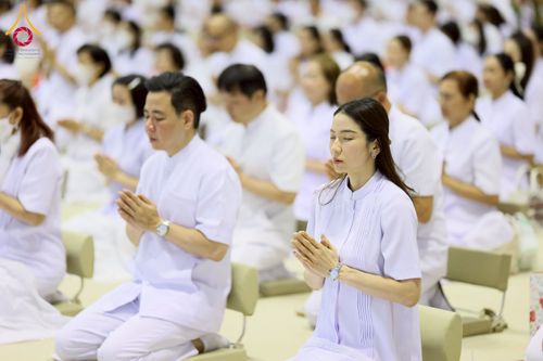 ภาพ No.232023:วันอาทิตย์ที่ 6 กรกฏาคม พ.ศ. 2568 พิธีตักบาตร ข้าวสารอาหารแห้ง  พิธีบูชาข้าวพระ สัมมนาพิเศษราชเหล็ก ณ สภาธรรมกายสากล วัดพระธรรมกาย