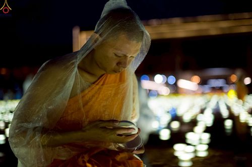 ภาพ No.244212:วันที่ 7 กันยายน พ.ศ. 2568 พิธีจุดประทีป วันครูผู้ค้นพบวิชชาธรรมกาย ณ ลานธรรมฯ และวิหารคด วัดพระธรรมกาย